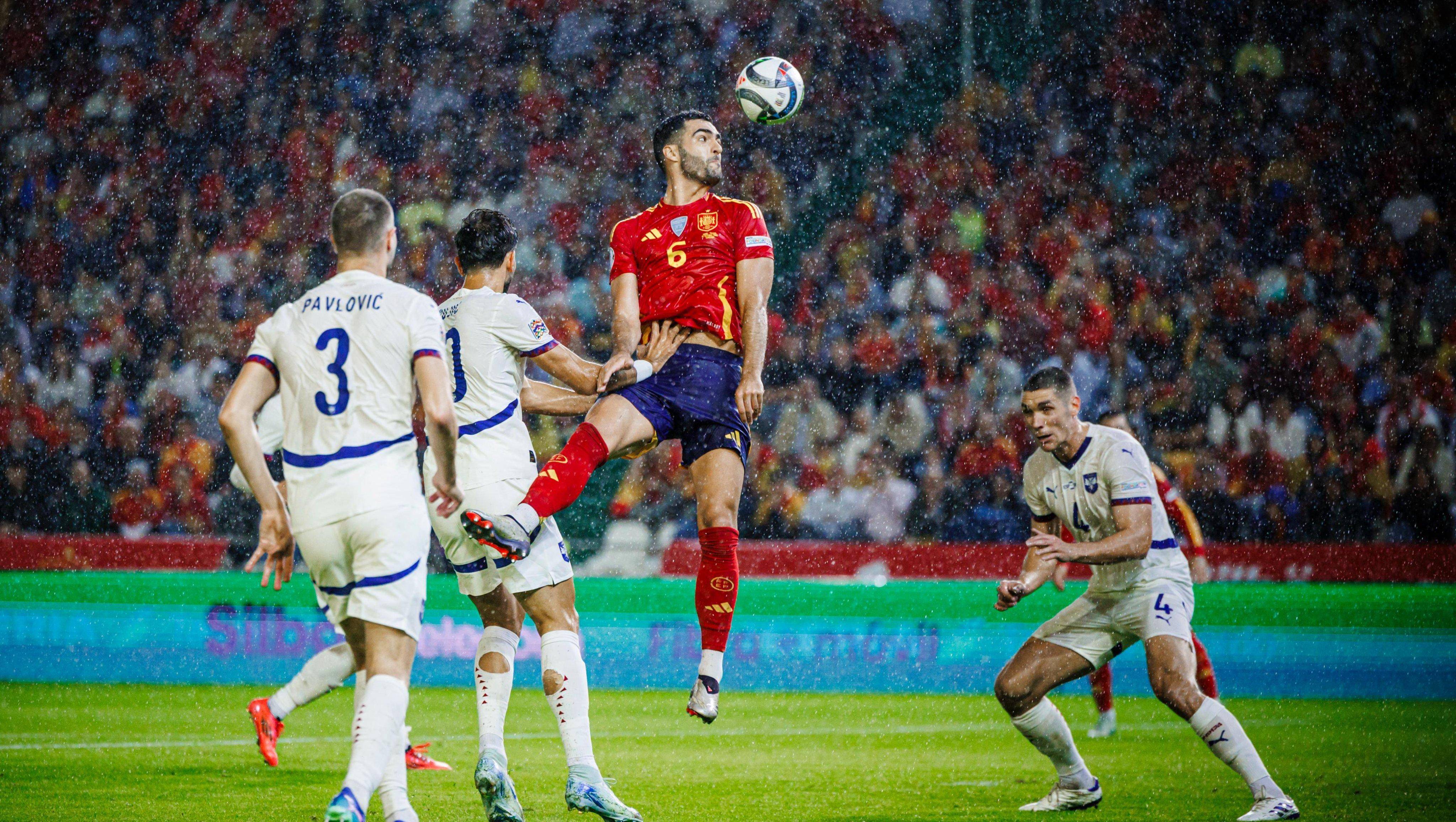 九游体育直播-欧国联比赛酣畅淋漓，进球狂欢场面震撼