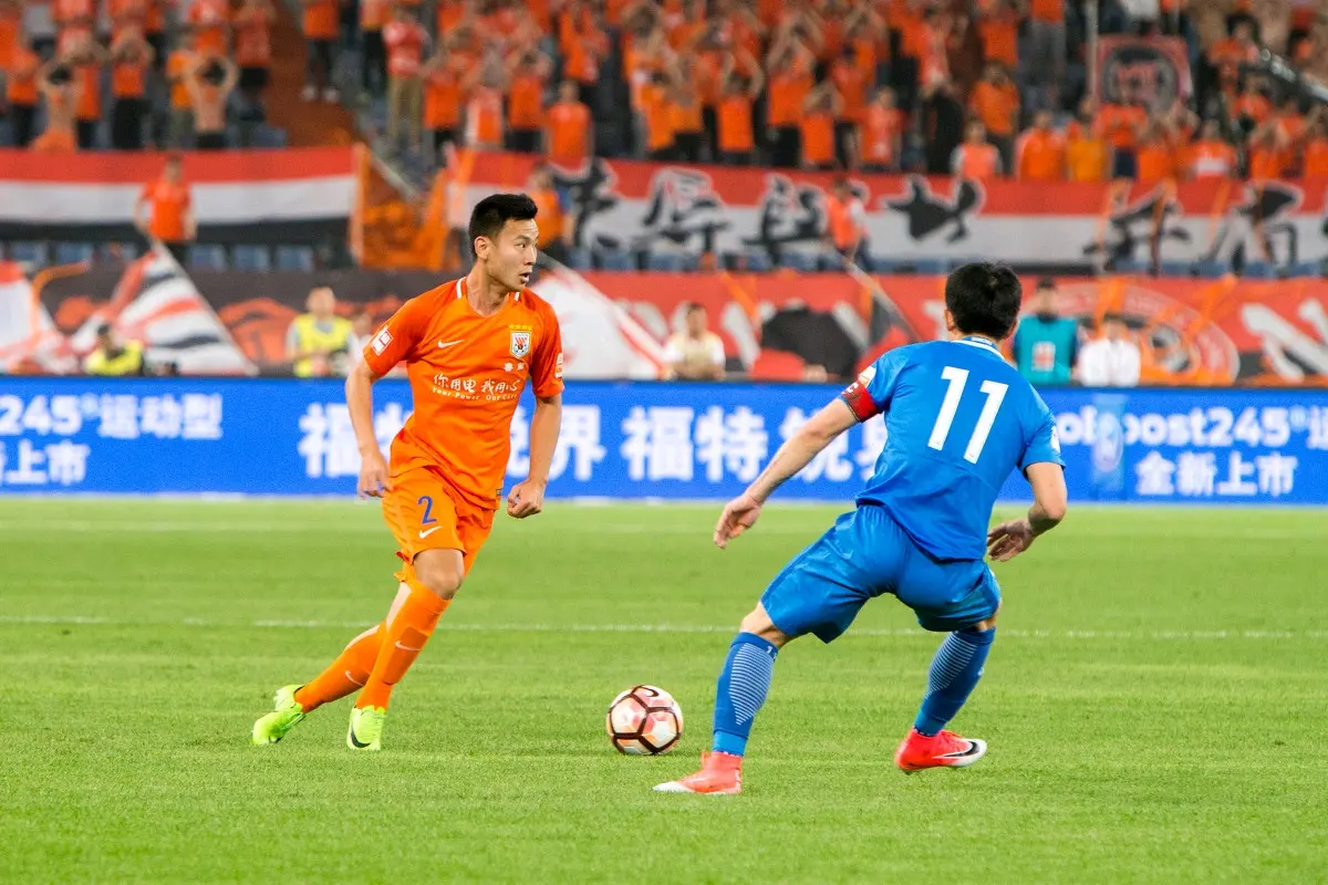 广州队主场惊险胜江苏淘汰赛席位提前锁定