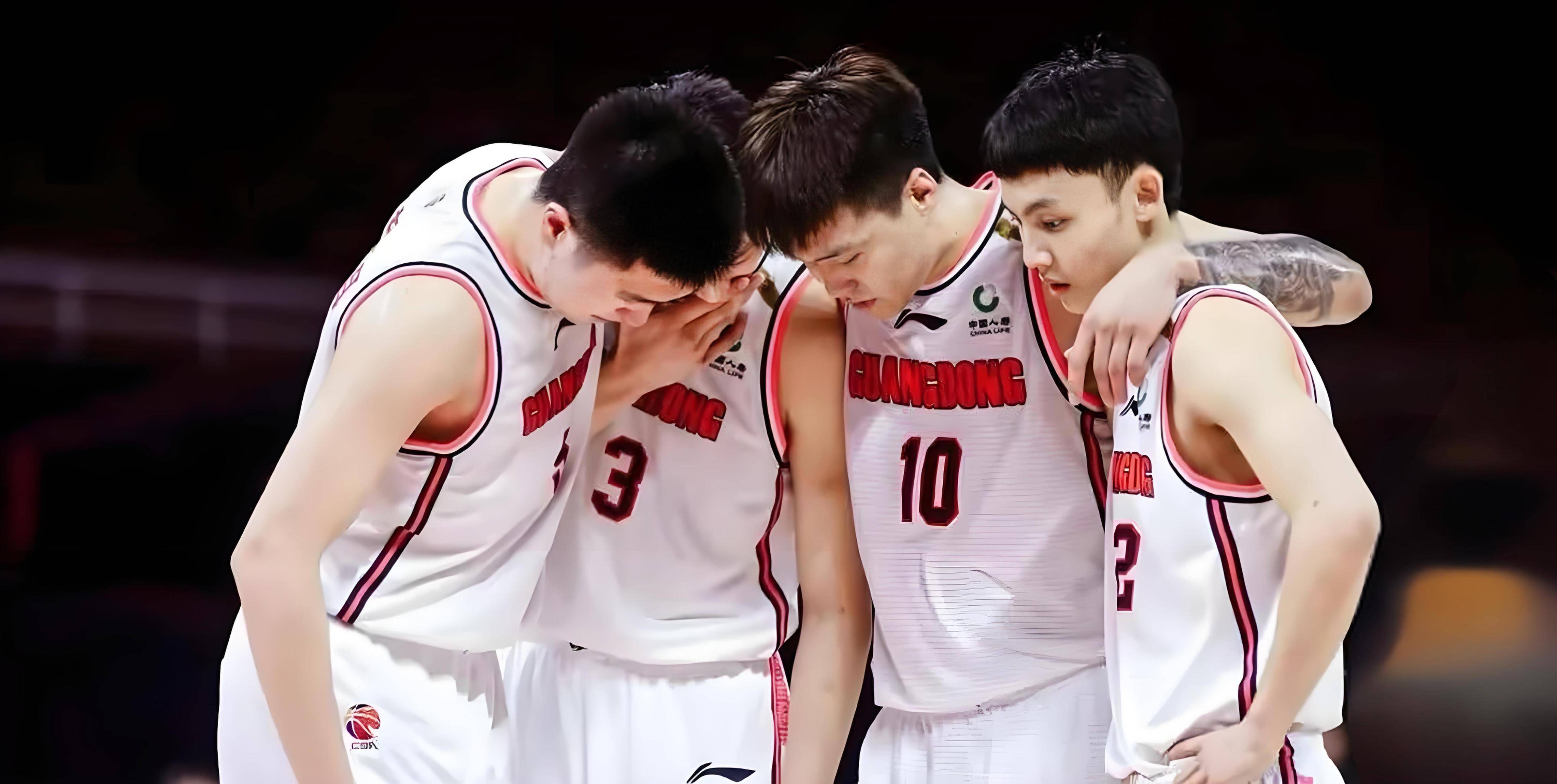 关于辽宁男篮强势击败对手，坚守榜首位置展现出统治地位的信息