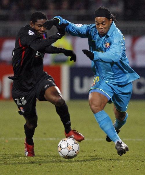 里昂客场战平，争取更多积分的简单介绍