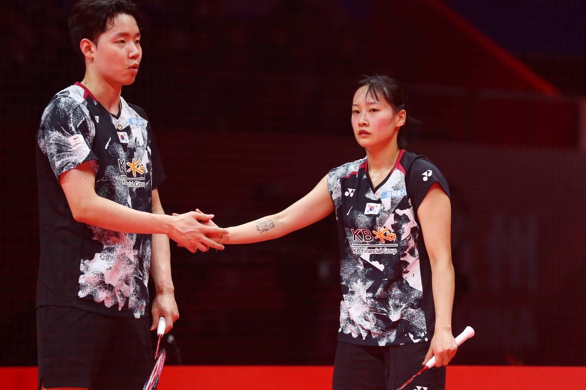 羽毛球男子混双半决赛韩国组合横扫对手