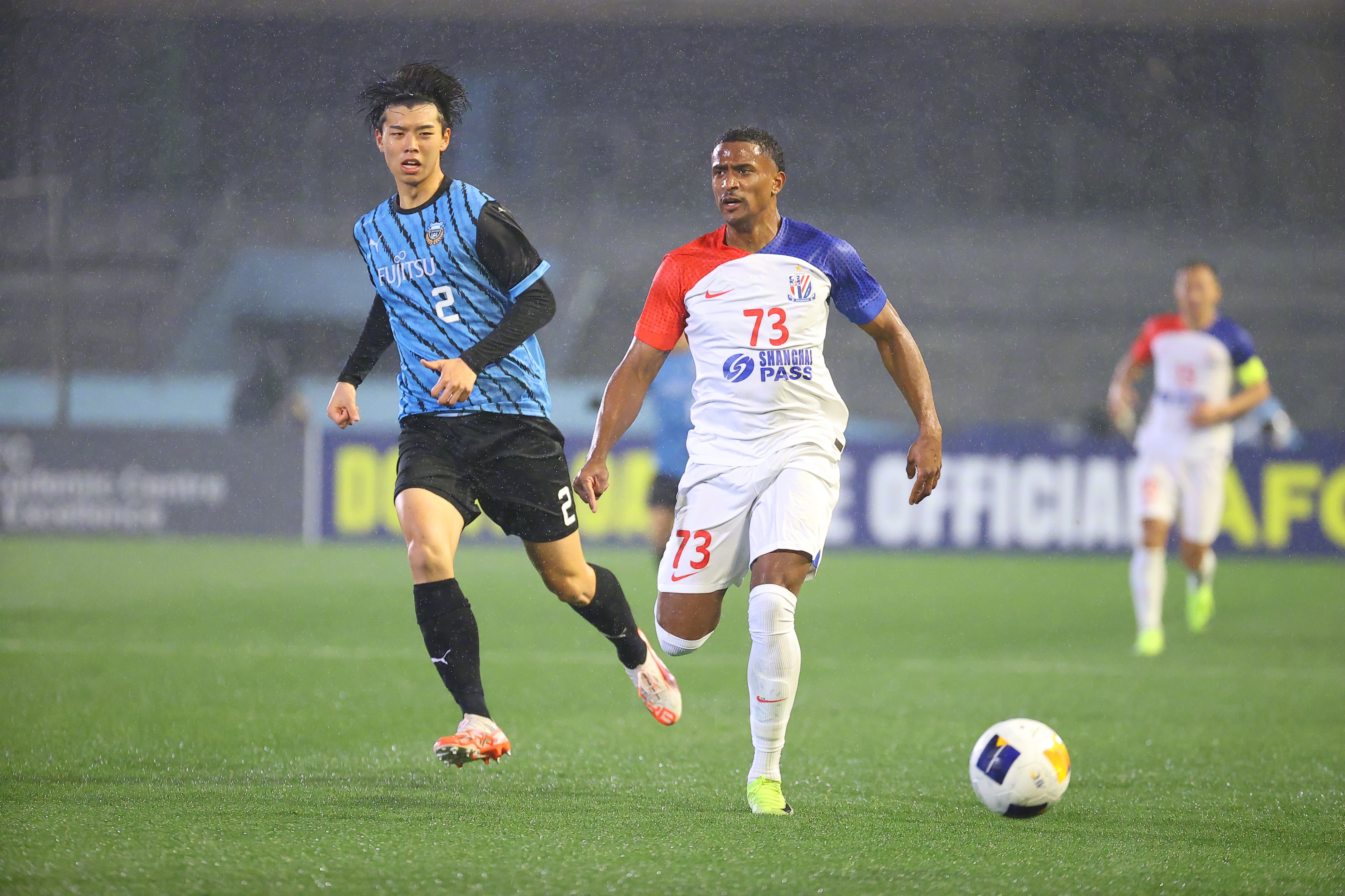 东京俱乐部在比赛中奋勇拼搏 东京俱乐部在比赛中奋勇拼搏