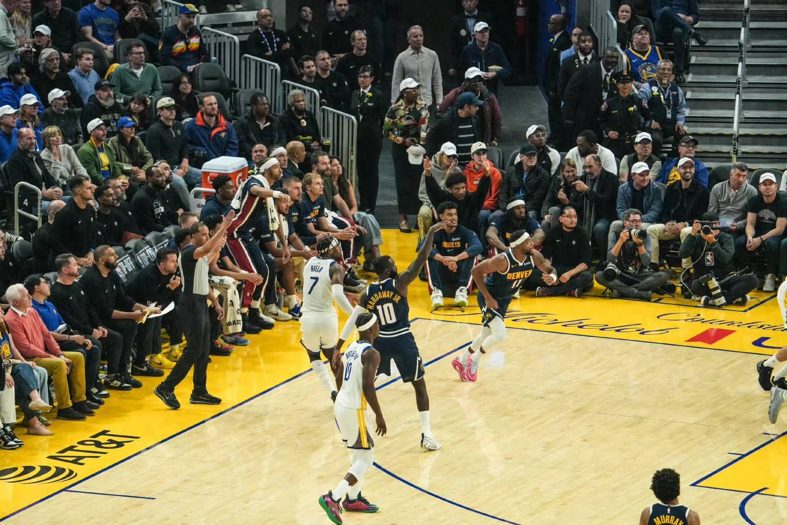 包含勇士力克深圳队，克莱统治全场的词条