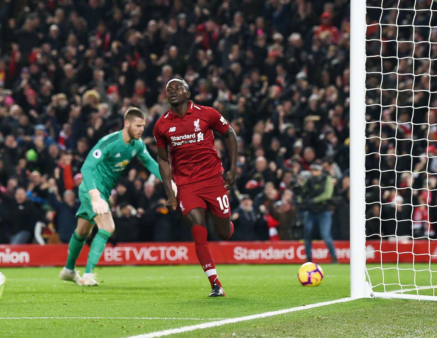 九游官网-利物浦逆转瑞士，阿什拉夫刷新纪录