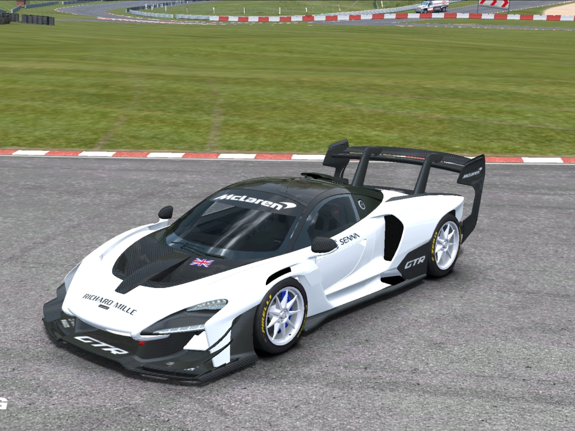 迈凯伦碾压法拉利，拉塞尔点燃赛场的简单介绍