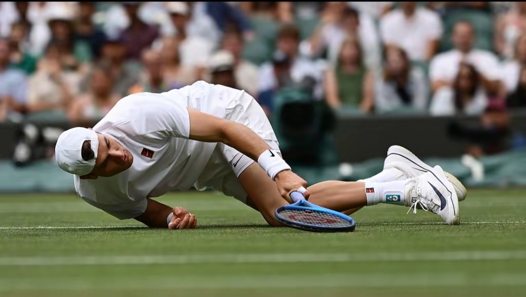九游娱乐-包含戴维斯杯碾压拉沃尔杯，西西帕斯统治全场的词条