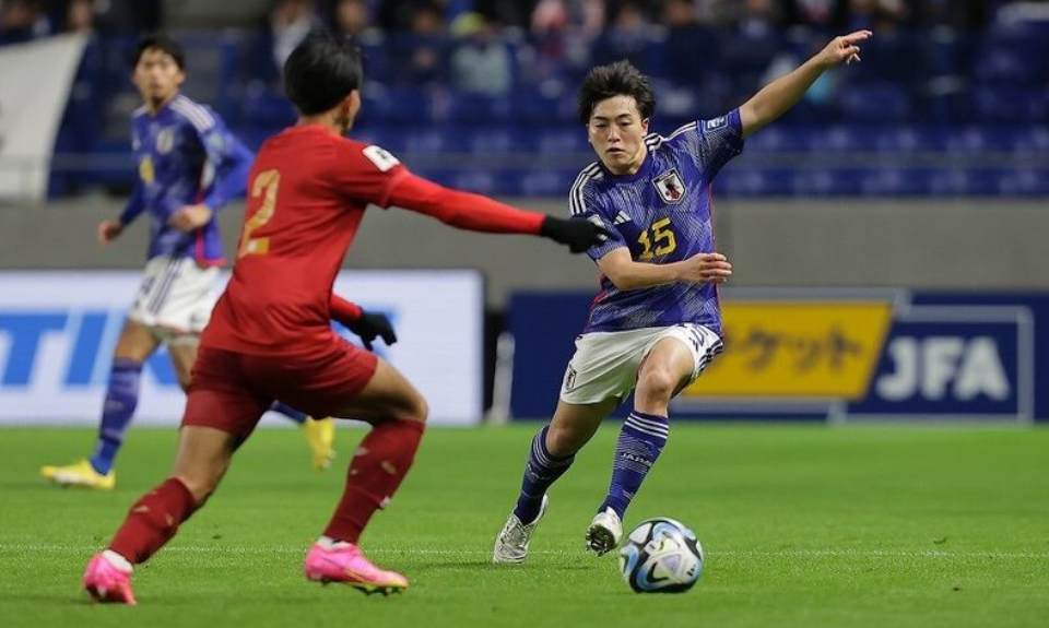 韩国队碾压日本队，黄鸭组合统治全场