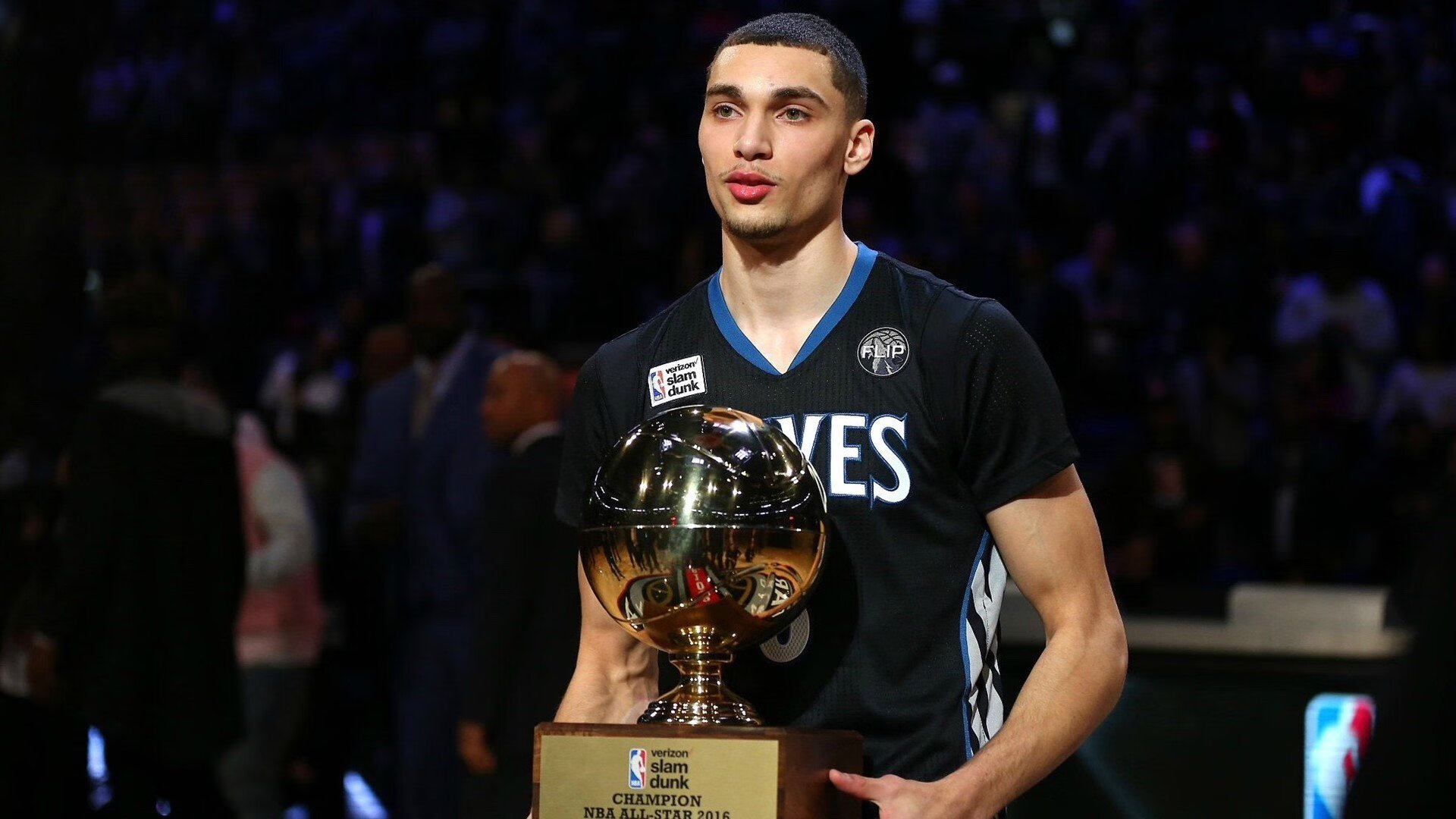 舞台越大，光芒越盛，哈登在火箭对阵热火中诠释唯一性